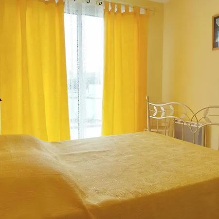 La Jolie Maison Des Bussoleries * 생 힐레르 드 리에